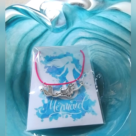 New in Package Mermaid Necklace - Picture 5 of 9